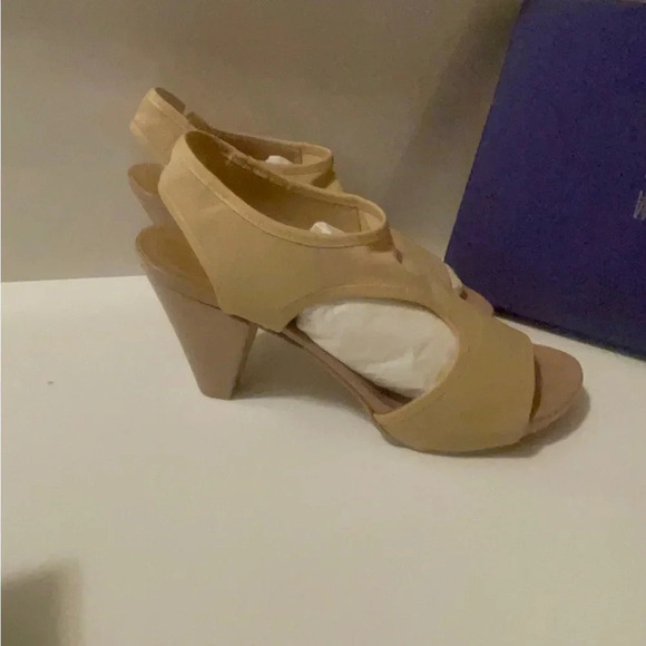 Stuart weitzmen soft starchy sandal with strong sole and heels chic and comfy - Picture 12 of 16